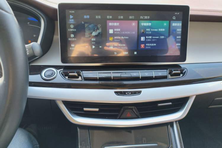 Used Geely Auto Jiajie 2022 1.8TD DCT Platinum Comfort Model Audio And AC Panel