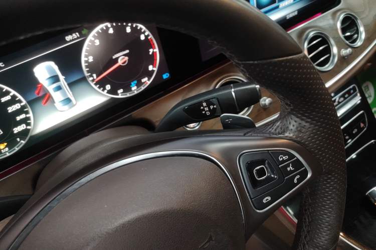 Used Mercedes-Benz E-Class 2016 E 300 L Stylish Model