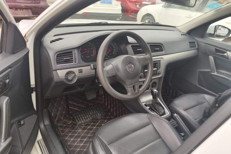 Used Volkswagen Lavida 2013 Revised Version 1.4 TSI DSG Comfort Edition Driver Seat