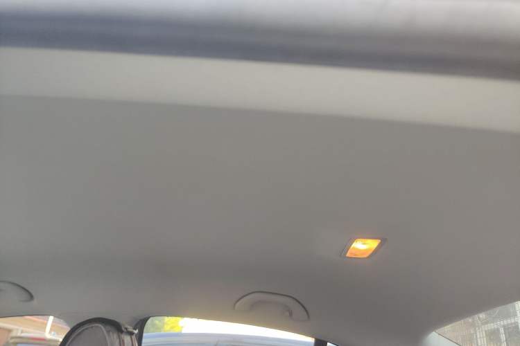 Used Volkswagen Bora 2013 1.6L Automatic Fashion Model Headliner