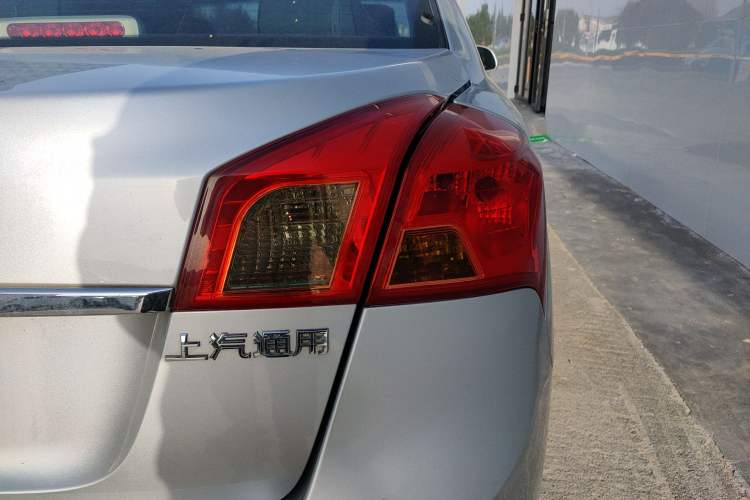 Used Buick Excelle 2015 1.5L Automatic Classic Model Exterior 3