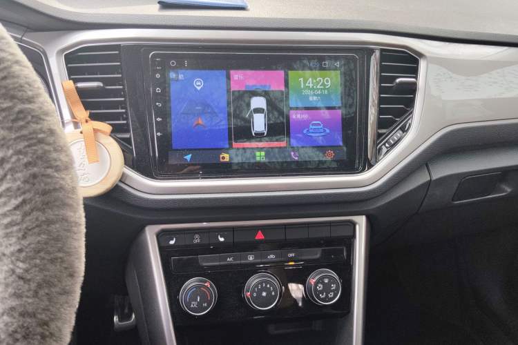 Used Volkswagen T-ROC 2018 280TSI DSG Two-Wheel Drive Advanced Version China V Emission Standard