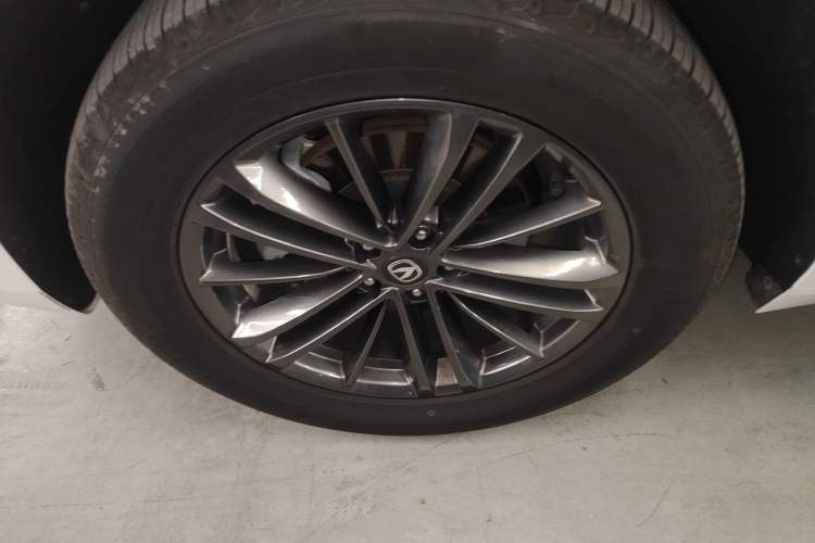 Used CHANGAN UNI-K 2024 2.0T Two-Wheel Drive YueShang Trim Exterior 1