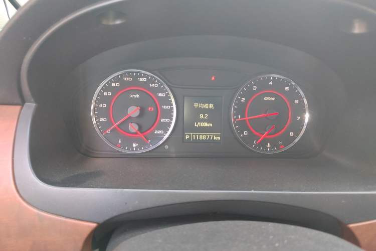 Used SAIC MAXUS G10 2015 2.0T Automatic Anniversary Edition