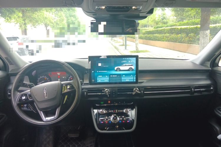 Used Lincoln Corsair 2021 2.0T Two-Wheel Drive Deluxe Edition Center Console