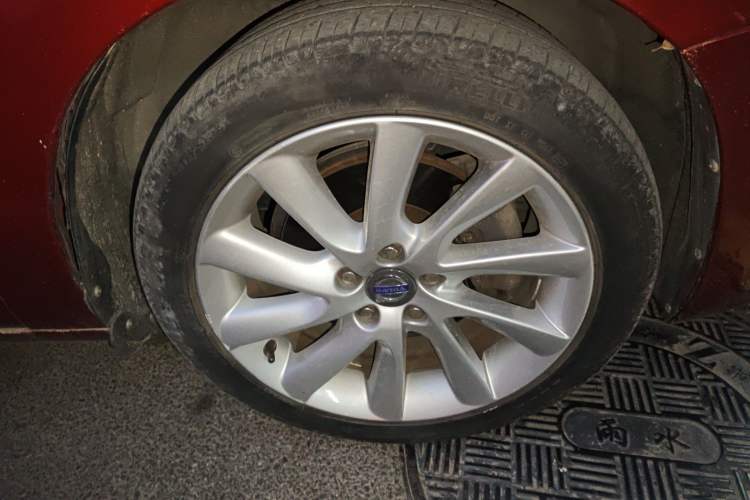 Used Volvo S60 2015 S60L 2.0T Zhiyuan Edition
