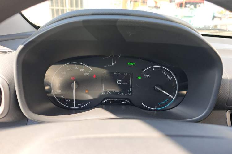 Used Wuling Hongguang New Energy 2025 Extended-Range Hybrid 50 km Utility Version Instrument Cluster