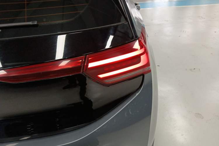 Used Volkswagen ID.3 2025 Smart Model Outstanding Oxygen Edition
