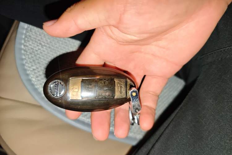 Used Nissan Quest 2015 3.5L SL Vehicle Key