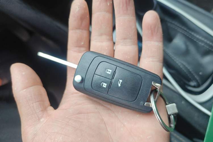 Used Chevrolet Monza 2022 320 Automatic Enjoyment Sunroof Version Vehicle Key