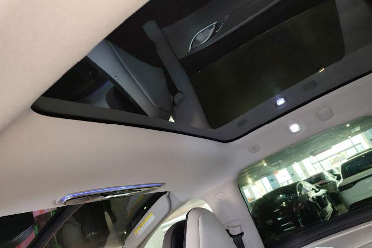 Used IM LS7 2023 100kWh Lux Rear-Drive Version