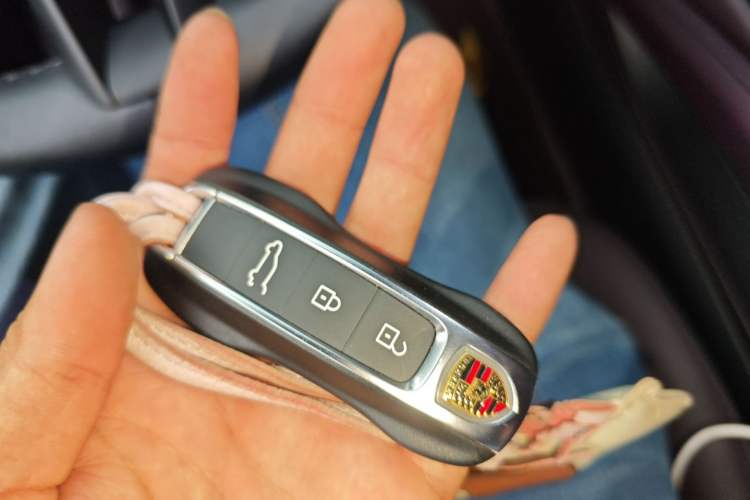 Used Porsche Cayenne 2024 Cayenne 3.0T Vehicle Key