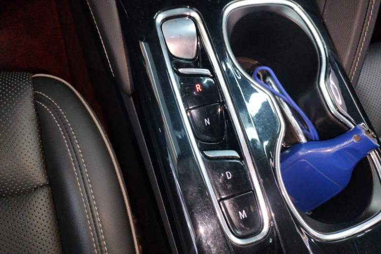 Used Buick Envision 2022 Encore Plus 652T Five-Seat All-Wheel-Drive Luxury Model