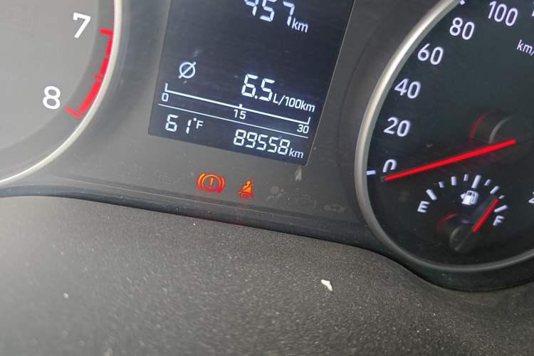 Used Hyundai Celesta 2017 1.6L Manual GL Delight Edition Odometer Close Up