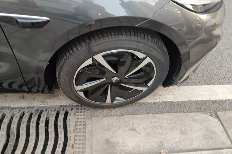 Used Rising F7 2023 Revised Edition Advanced Version Right Front Wheel Hub