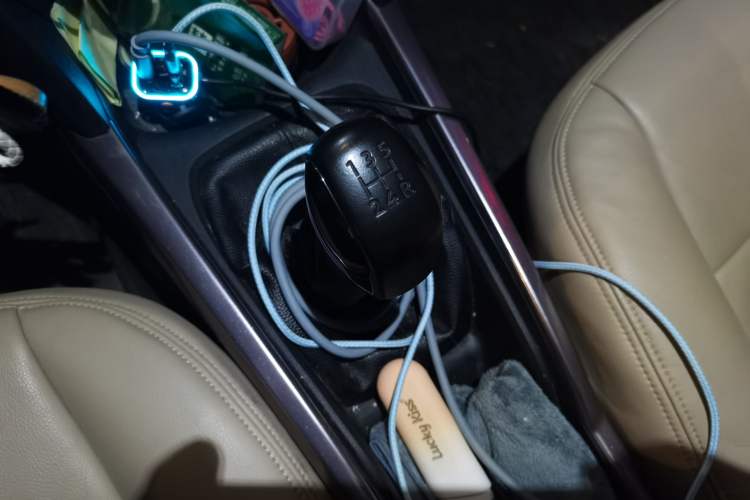 Used Citroen Elysee 2015 Zhishang Edition 1.6L Manual Fashion Model