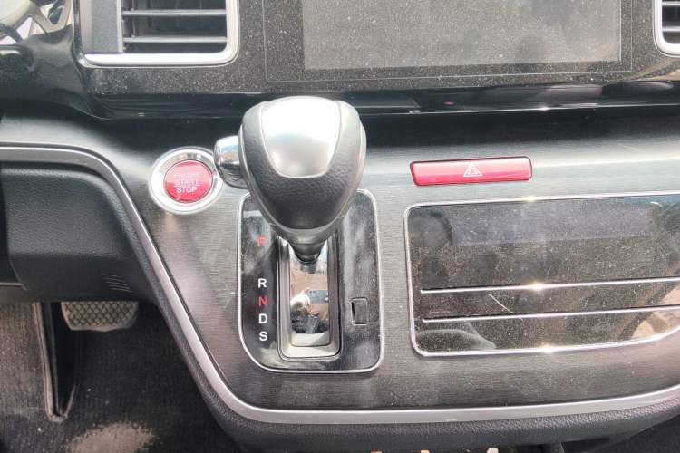 Used Honda Elysion 2016 2.4L Luxury Edition Gear Lever