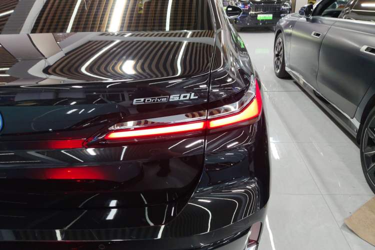 Used BMW i7 2023 eDrive50L Prestige M Sport Package Right Rear Taillight