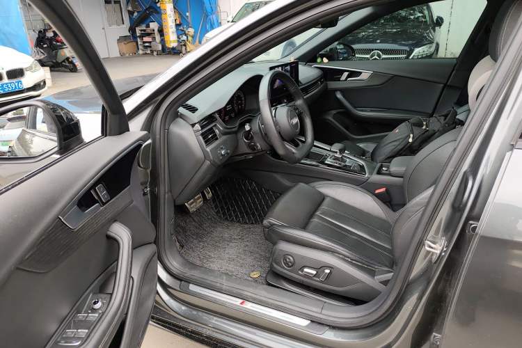 Used Audi A4L 2024 40 TFSI Luxury Dynamic Edition
