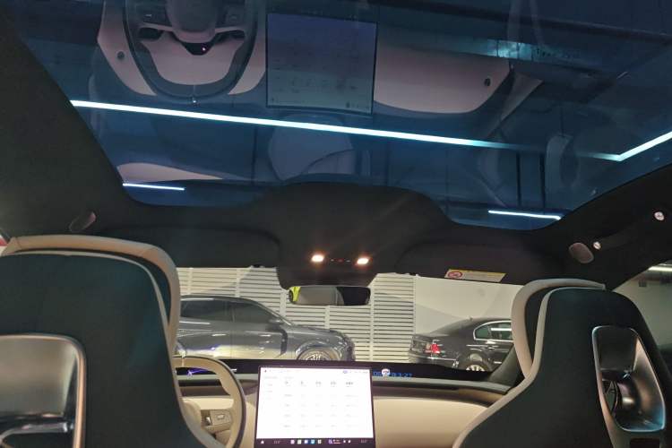 Used Xiaomi Auto YU7 2025 Ultra-Long Range High-Performance All-Wheel-Drive Max Edition
