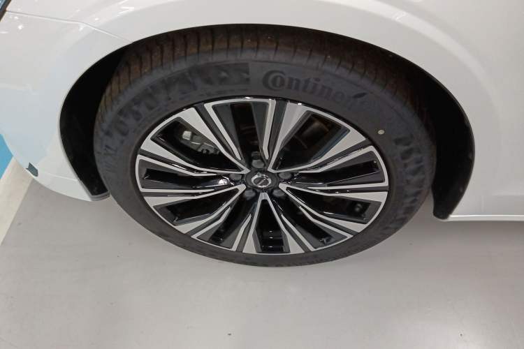 Used Volvo V60 2024 B5 Zhiyuan Luxury Edition
