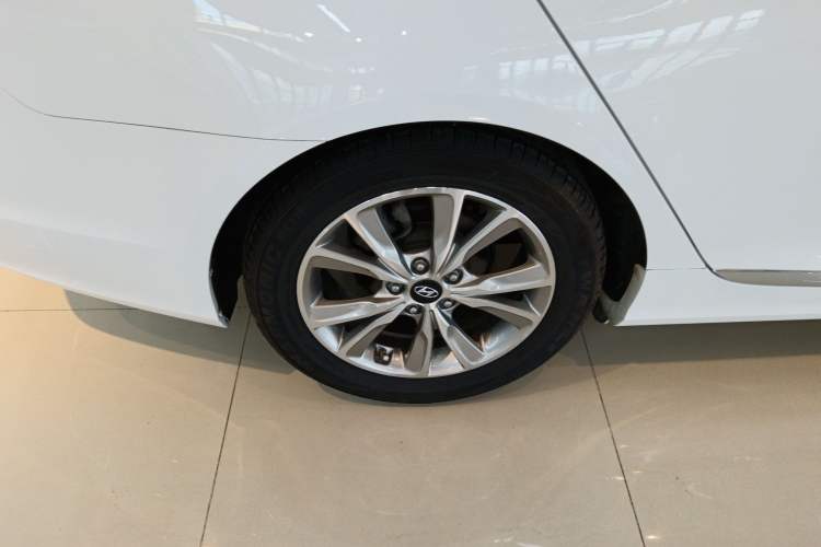 Used Hyundai Sonata 2014 2.0L Automatic Luxury Edition