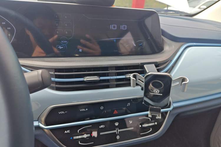 Used CHANGAN Benni E-Star 2022 Qingxin Edition Colorful Model Lithium Iron Phosphate