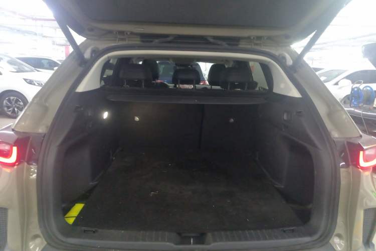 Used Mazda CX-50 2023 2.5L Smart Drive Version Trunk