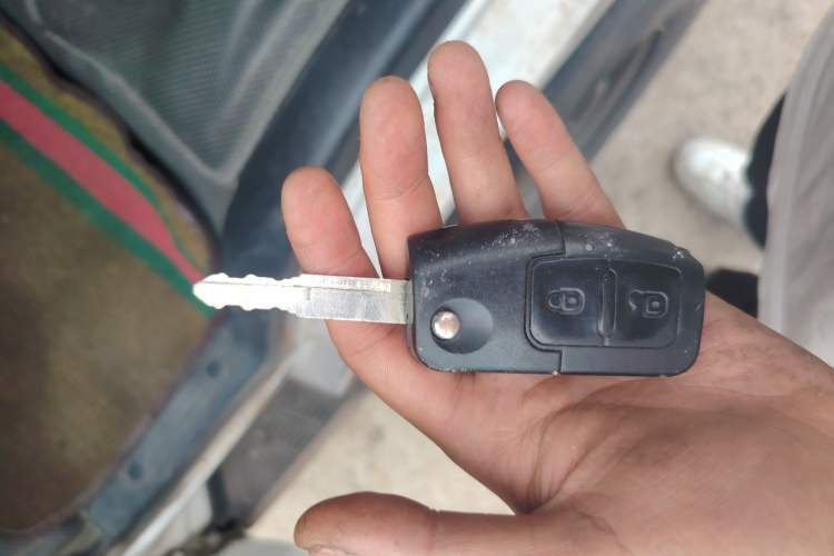 Used Foton Scenic G7 2017 2.0L Long-Wheelbase Commercial Van High Roof 6-Seater 4Q20M
