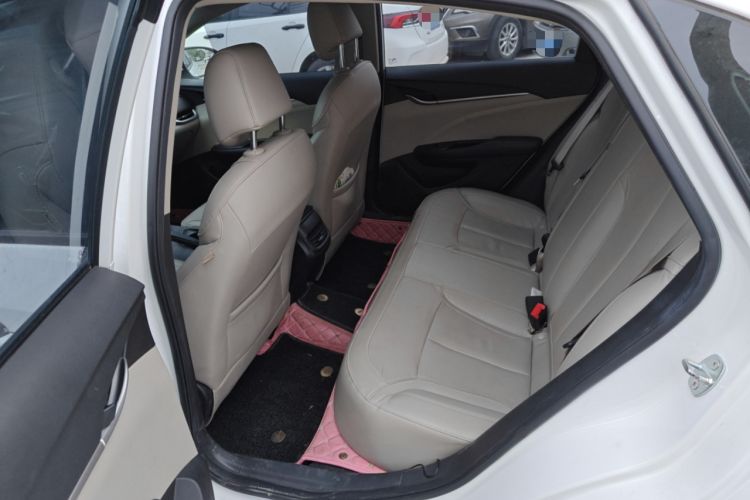 Used Buick GT 2019 15T Dual-Clutch Connected Elite Model China VI Left Rear Seat