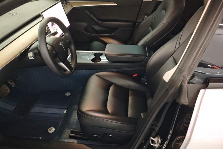 Used Tesla Model 3 2022 Rear-Wheel-Drive Version Left Front Seat