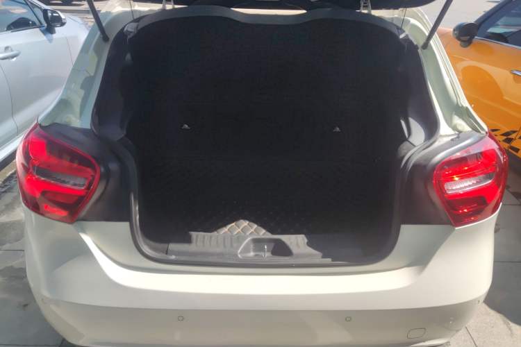 Used Mercedes-Benz A-Class 2017 A 200 Fashion Model Trunk