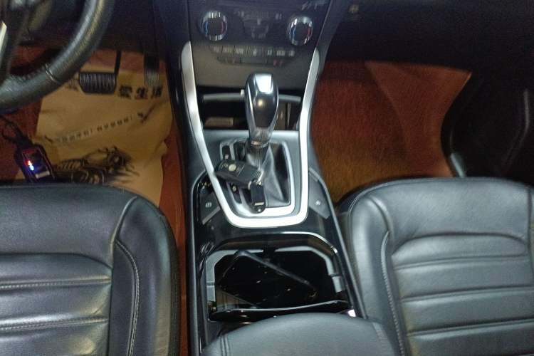 Used Ford Edge 2018 EcoBoost 245 Two-Wheel-Drive Platinum Edition 5 Seats