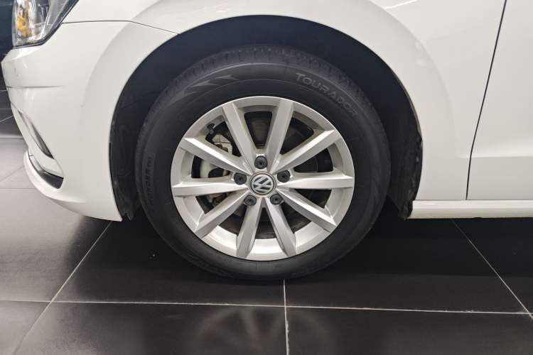 Used Volkswagen Golf Sportsvan 2019 280TSI Automatic Trendy Model China VI Standard Left Front Wheel Hub