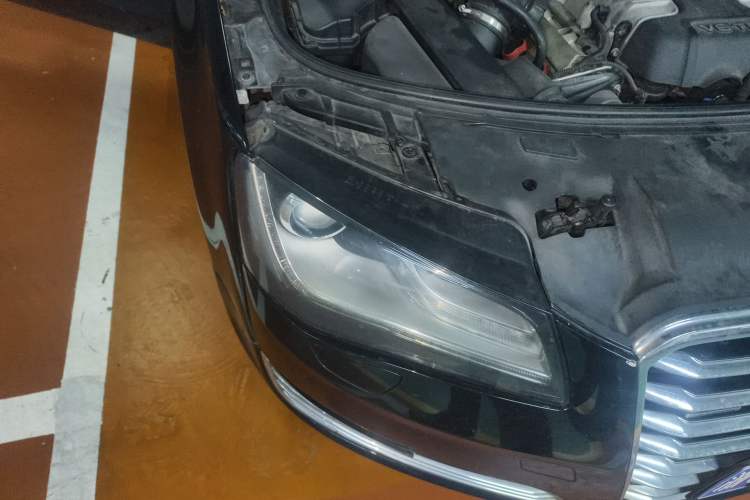 Used Audi A8 2013 A8L 45 TFSI quattro Comfort model Right Front Headlight