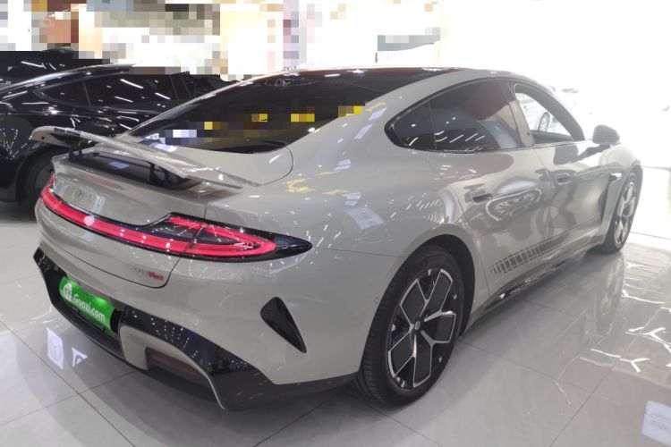 Used Xiaomi Auto SU7 2024 Four-Wheel Drive Ultra-Long Range Advanced Intelligent Driving Max Edition
