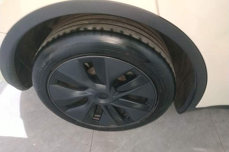 Used Tesla Model Y 2023 Rear-Wheel-Drive Version
