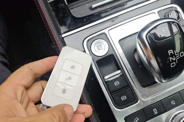 Used BYD Tang New Energy 2018 DM 2.0T All-Wheel Drive Smart Connectivity Luxury Model 7 Seats China V Emission Standard
