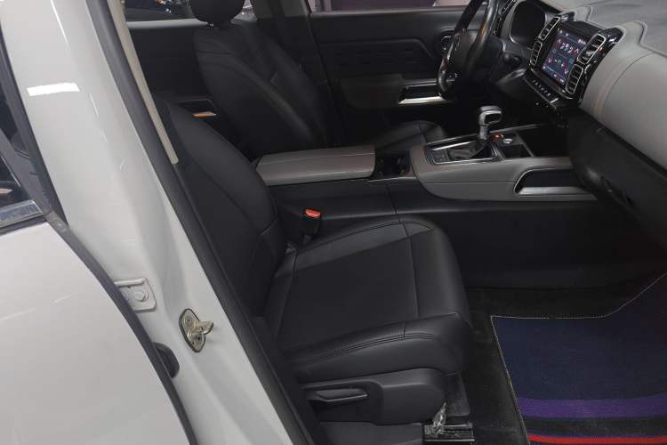 Used Citroen C5 AIRCROSS 2017 350THP Fashion Edition Right Front Seat