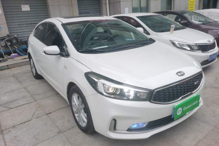Used Kia K3 2016 1.6L Automatic with Sunroof Front Right 45 Deg