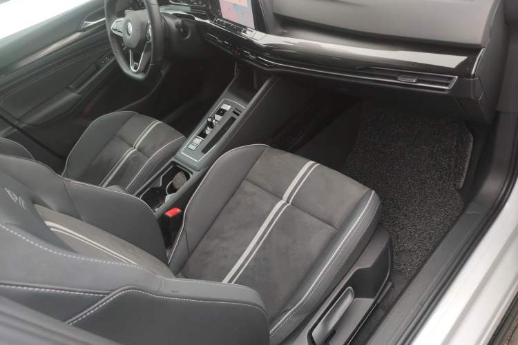 Used Volkswagen Golf 2023 280TSI DSG R-Line Lite Right Front Seat