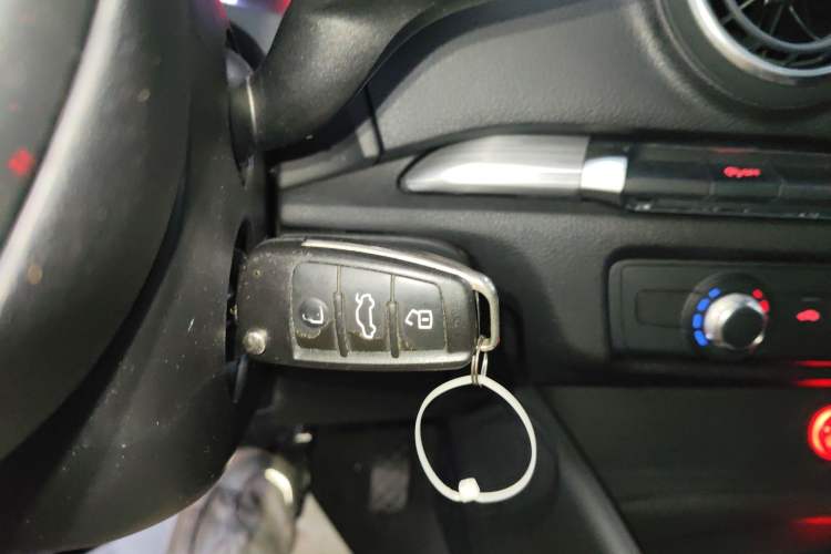 Used Audi A3 2016 Limousine 35 TFSI Prestige Edition Vehicle Key