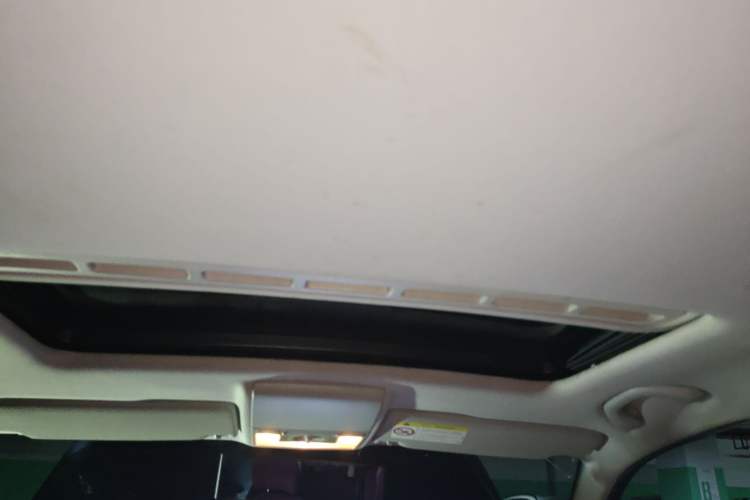 Used Volkswagen Lavida 2015 1.6L Automatic Comfort Edition Headliner