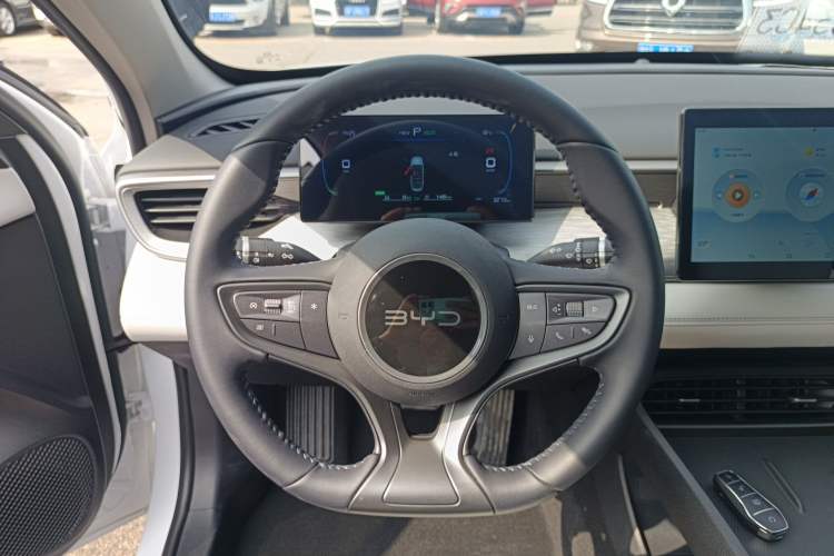 Used BYD Seal 05 DM-i 2025 DM-i Smart Drive 55KM Luxury Model Steering Wheel