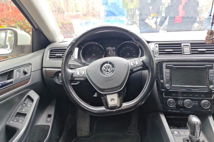 Used Volkswagen Sagitar 2016 230TSI 25th Anniversary Edition
