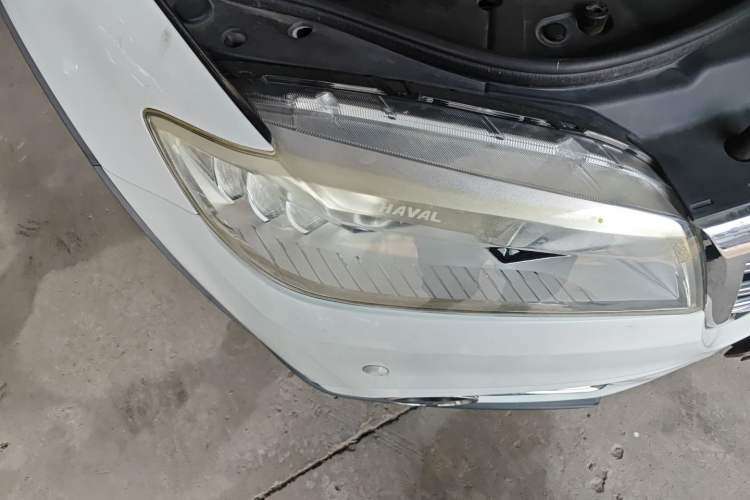 Used Haval H6 2014 Sport Version 1.5T Manual Two-Wheel Drive Elite Edition Right Front Headlight