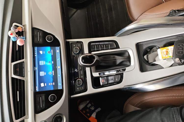 Used Geely Auto Emgrand X7 Sport 2016 1.8TD Automatic ZhiZun Version Audio And AC Panel