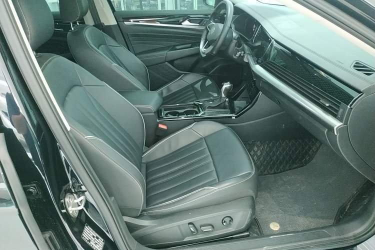 Used Volkswagen Passat 2023 Revised 330TSI Elite Edition Right Front Seat