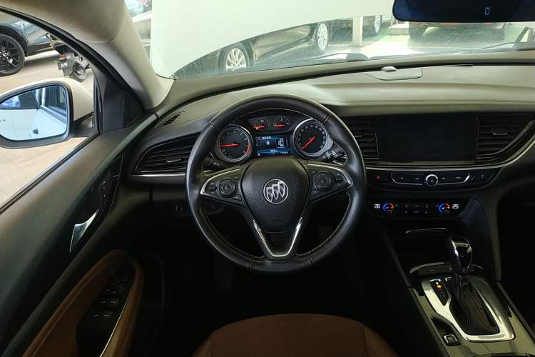 Used Buick Regal 2017 20T Luxury Model
