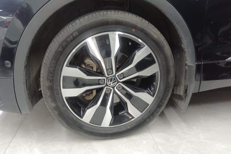 Used Volkswagen Tiguan L 2022 330TSI Automatic Two-Wheel Drive R-Line Enhanced Edition Left Front Wheel Hub
